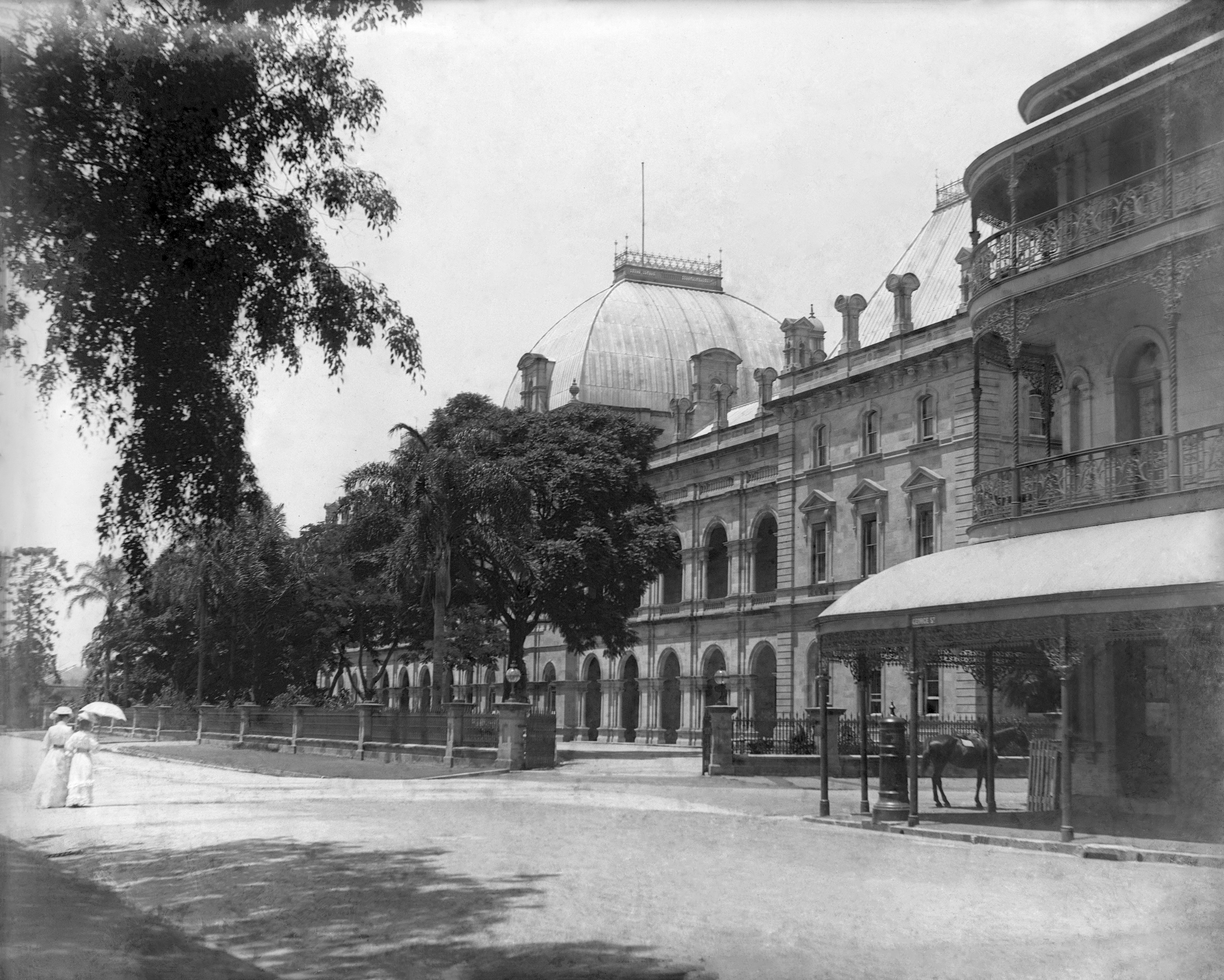 L'Estrange, Robert Augustus Henry (ca. 1906) Parliament House (Brisbane) cnr. George Street & Alice Street, Brisbane City 
https://digitalcollections.qut.edu.au/4272/ 