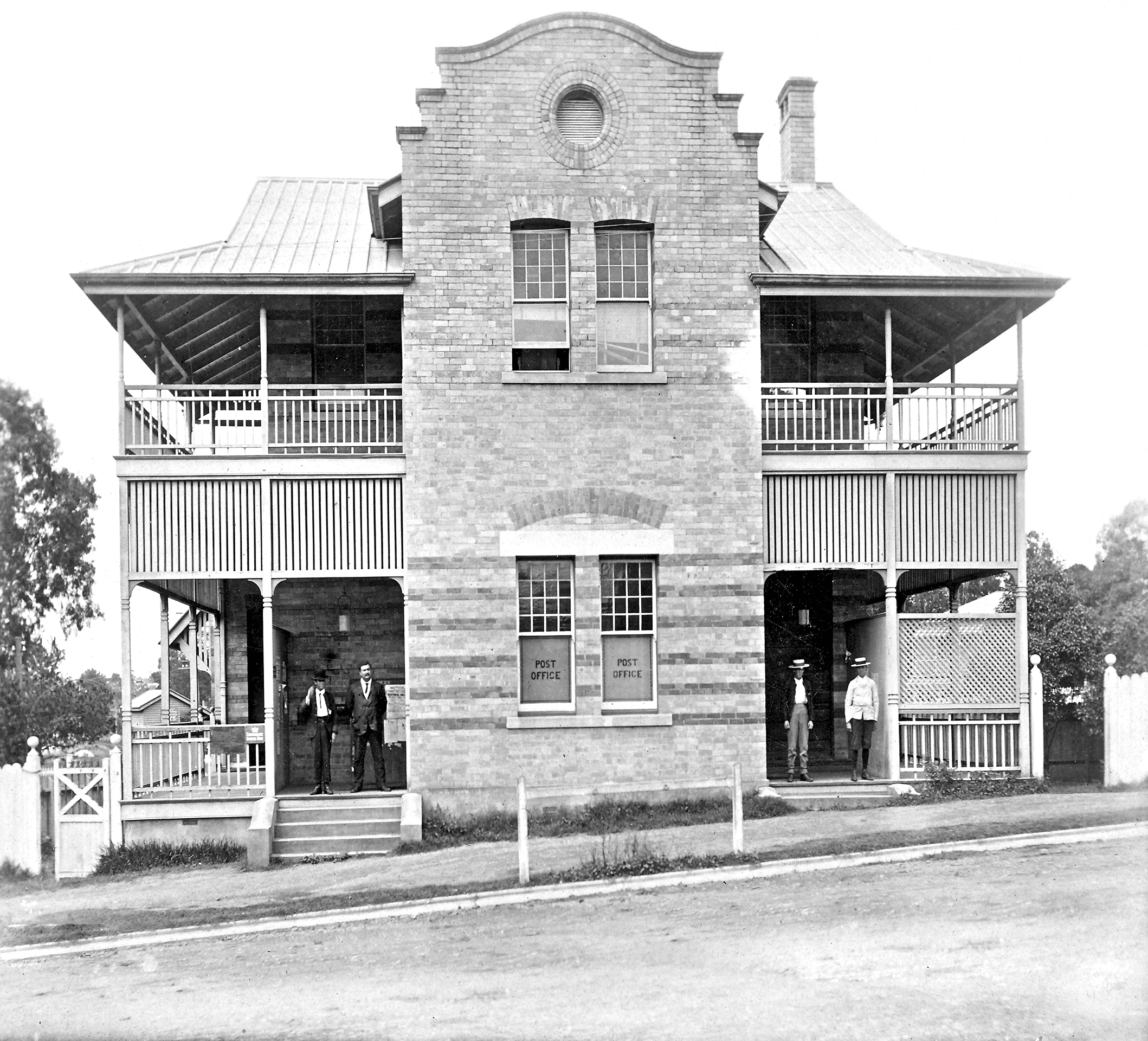 Melville, Ernest J. (ca. 1905) Old Toowong Post Office, High Street, circa 1905.
https://digitalcollections.qut.edu.au/4819/